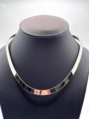 Vtg Silver-Tone Flat Polished Finish Collar Choker Necklace Hook Clasp Closure